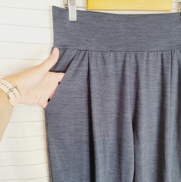 VUORI HEATHERED BLUE JOGGERS, SZ XS - Picture 3 of 13